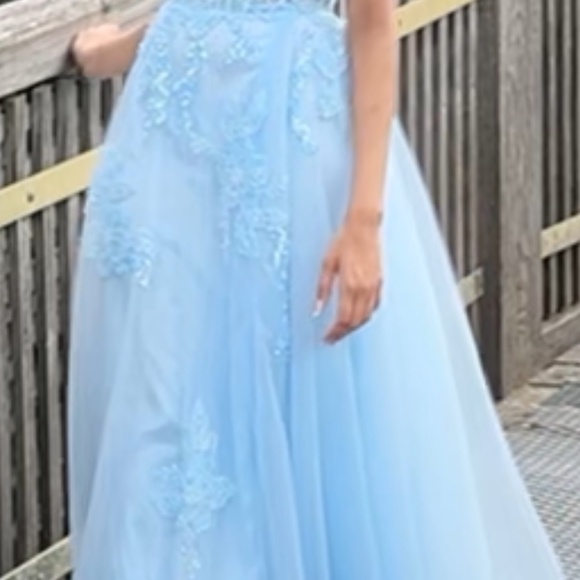 Dress - Picture 3 of 8